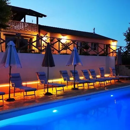 Ferienhaus Mit Privatpool Fuer 18 Personen Ca 500 Qm In Loreto, Adriakueste Italien Mittlere Italienische Adriakueste *